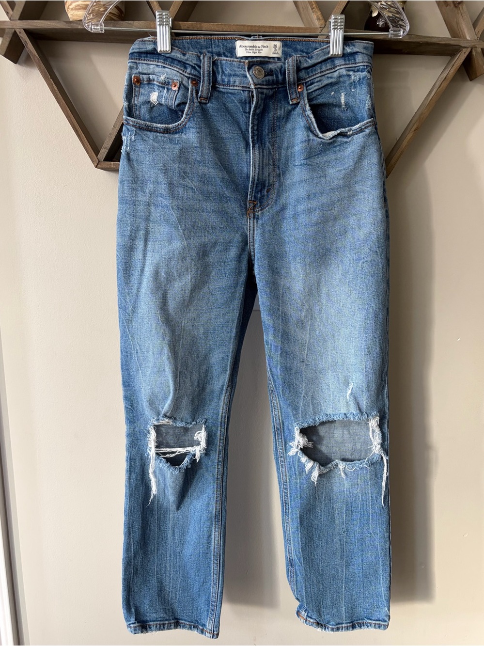 Abercrombie & Fitch Ankle Straight Ultra High Rise Curve Love distressed jeans